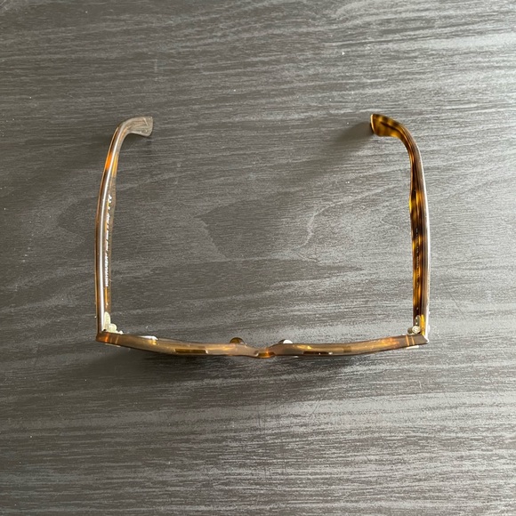 Ray-Ban Brown Tortoise Wayfarer Sunglasses Classic Design - Picture 5 of 6